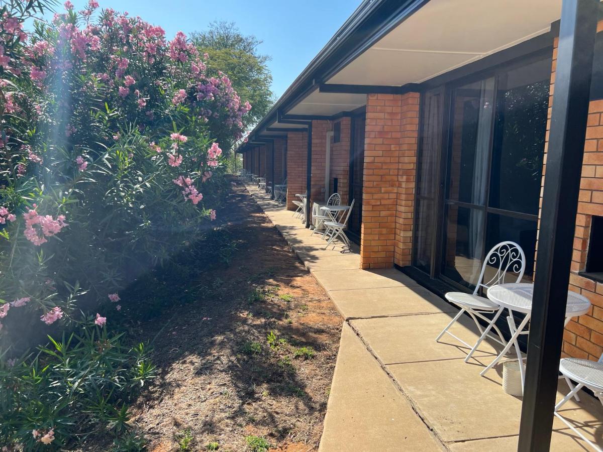 Jumbuck Motor Inn - Pool - Pet Friendly Section - King Beds Longreach Eksteriør bilde