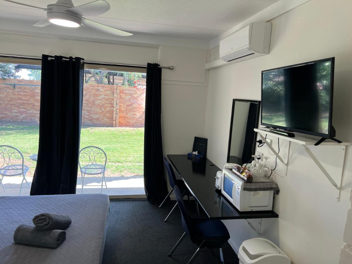Jumbuck Motor Inn - Pool - Pet Friendly Section - King Beds Longreach Eksteriør bilde