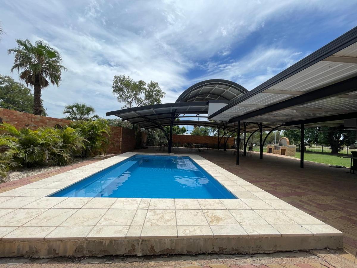Jumbuck Motor Inn - Pool - Pet Friendly Section - King Beds Longreach Eksteriør bilde