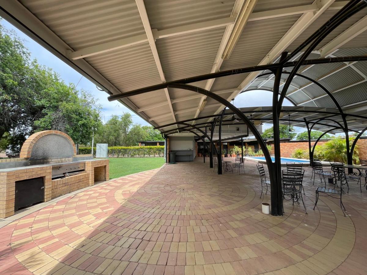 Jumbuck Motor Inn - Pool - Pet Friendly Section - King Beds Longreach Eksteriør bilde