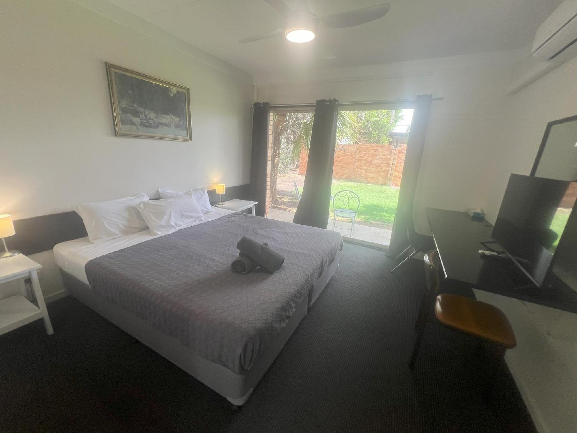 Jumbuck Motor Inn - Pool - Pet Friendly Section - King Beds Longreach Eksteriør bilde