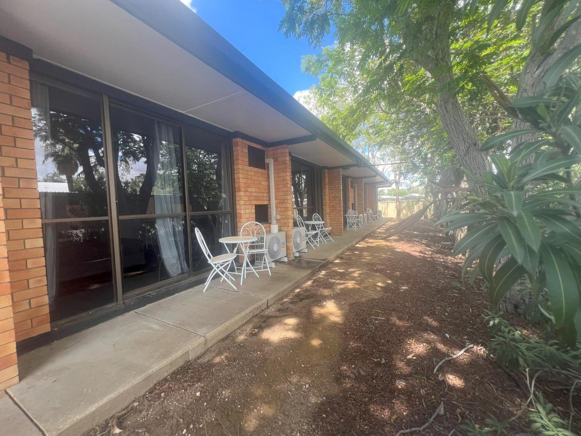 Jumbuck Motor Inn - Pool - Pet Friendly Section - King Beds Longreach Eksteriør bilde